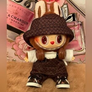 31 Adorable LABUBU clothes and accessories